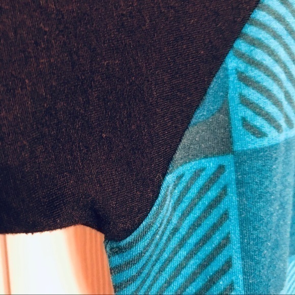 Fun Lularoe Top in Blue with geometric Pattern - Picture 4 of 9